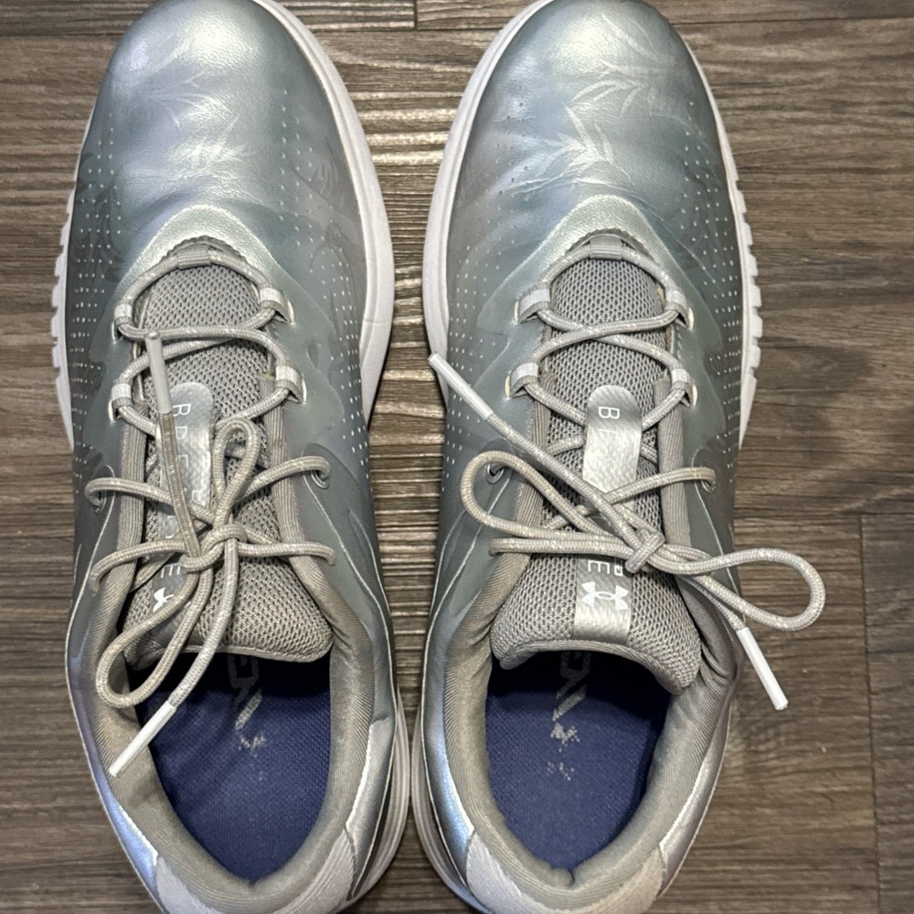 Under Armour Women’s Breathe Charged Golf Shoes Sneakers Size 7 Metallic Silver